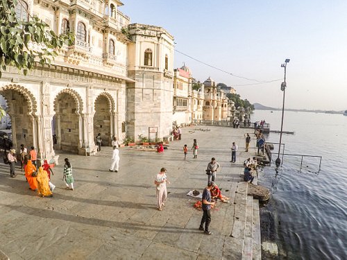 Day 02: Mount Abu - Udaipur (≈ 165-170 km / 3-4 hrs)